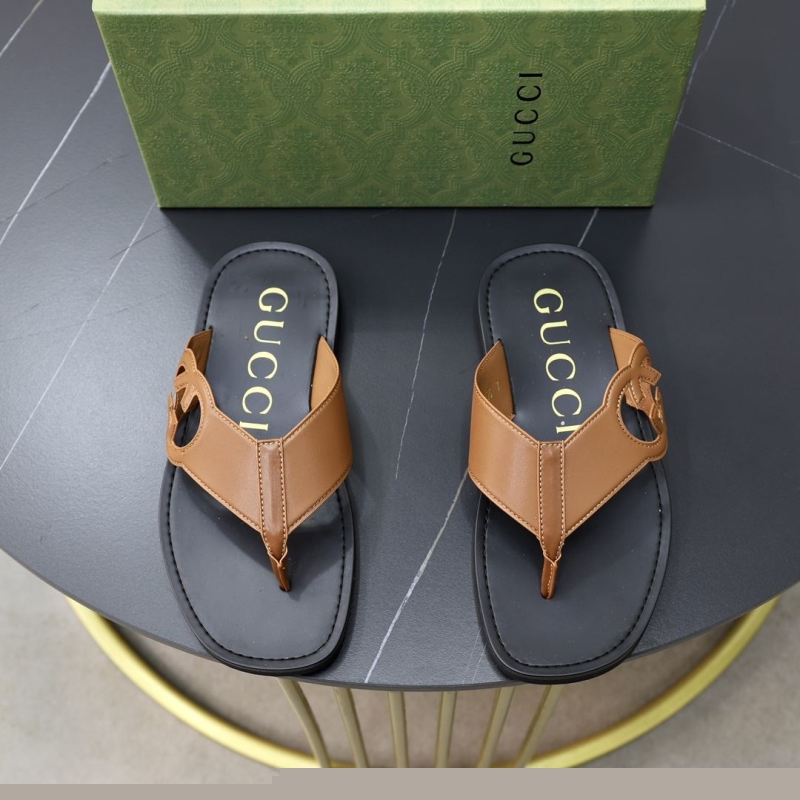 G*u*i slippers